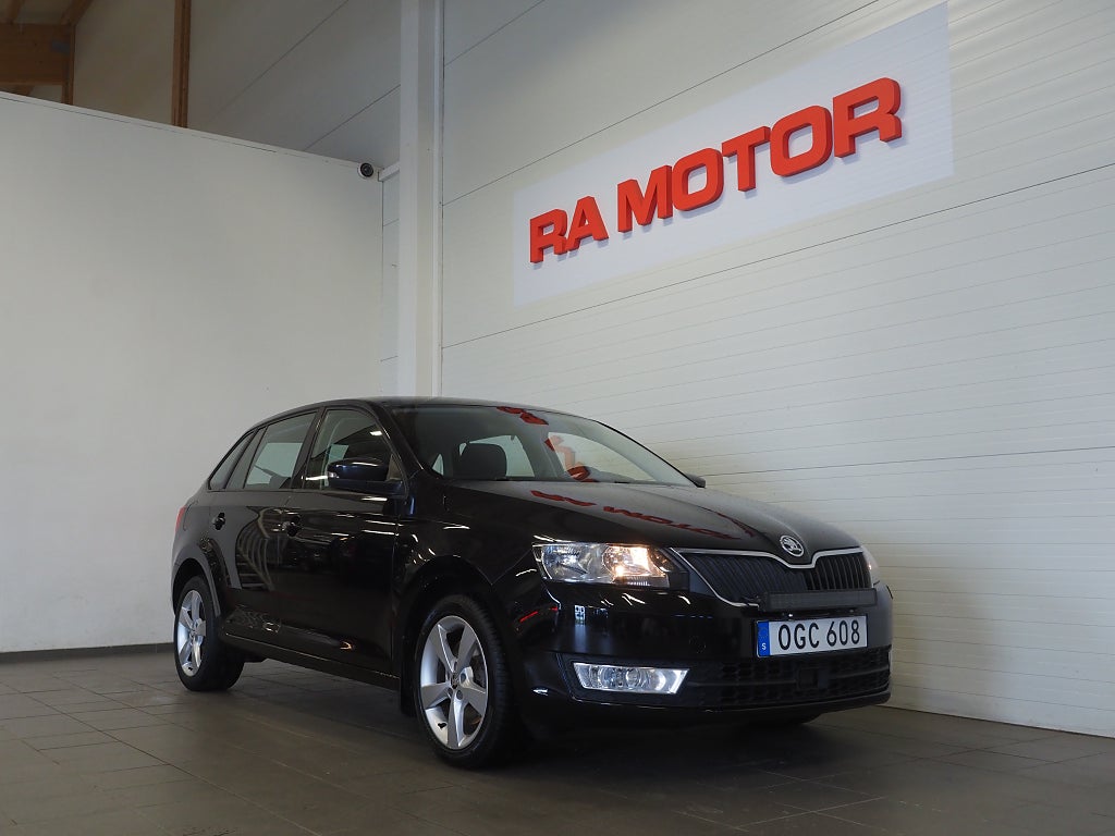Skoda Rapid Spaceback 1.2 TSI 110hk Style Motorvärmare P-Sensorer 2017