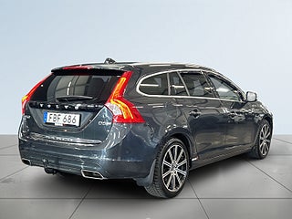 Volvo V60 D5 Plug-in Hybrid AWD Summum Navi/Pvärm/Skinn/BT/Drag