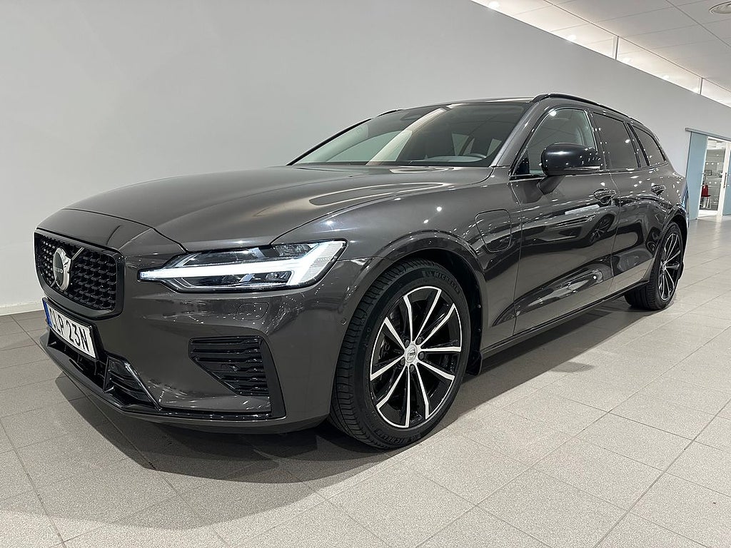 Volvo V60 T6 Plus Dark Nordic Edition / HarmanKardon Prem...