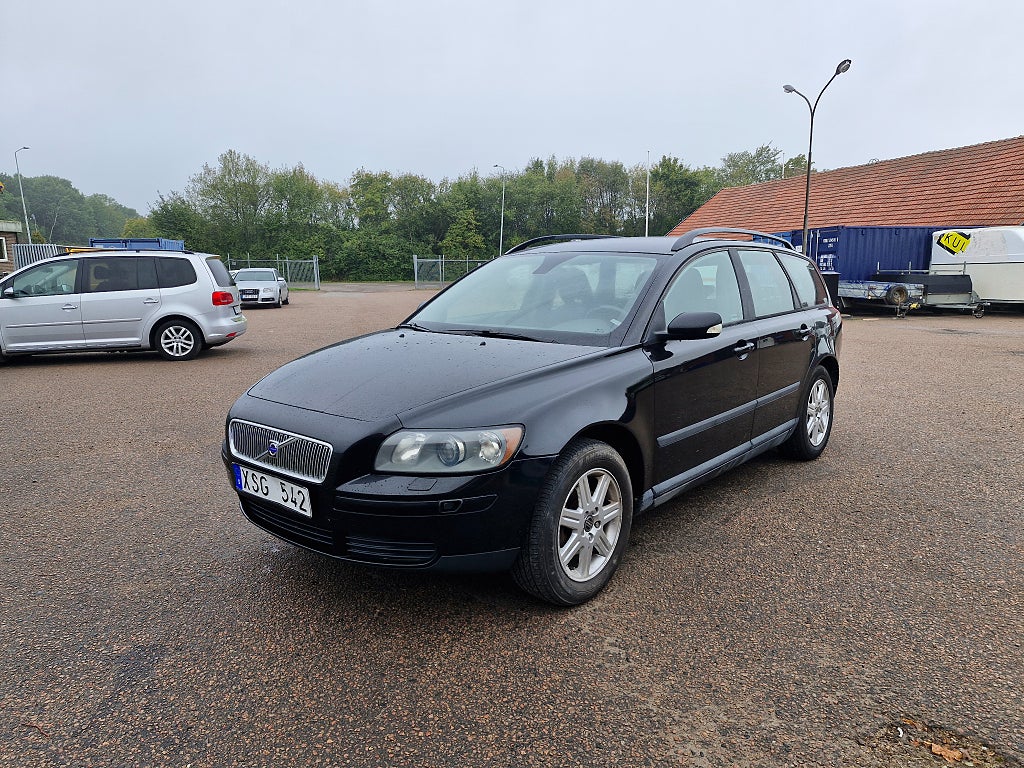 Volvo V50 1.8F NY SERVAD NY BES...