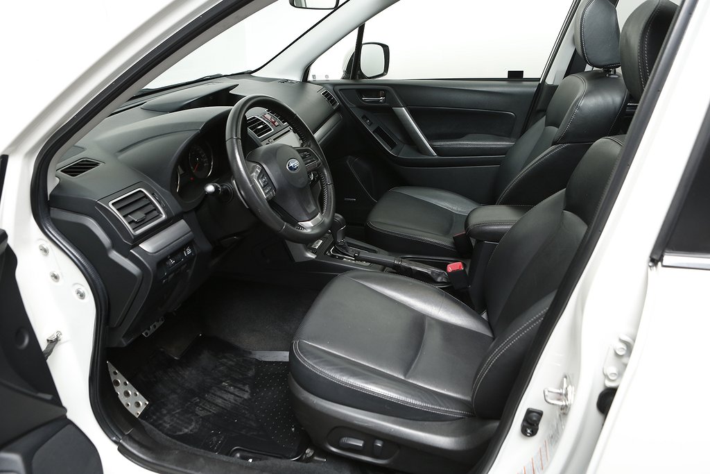 Subaru Forester 2,0 XT 241hk AWD Aut Pano Skinn Dragkrok 2015