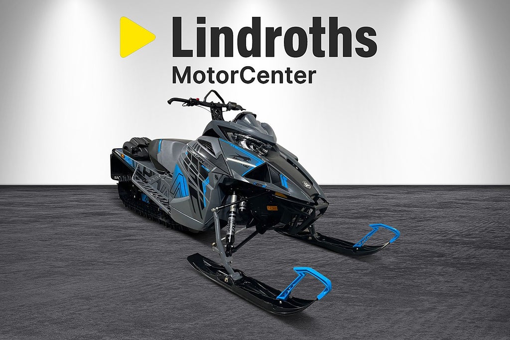 Arctic Cat M8000 ALPHA  