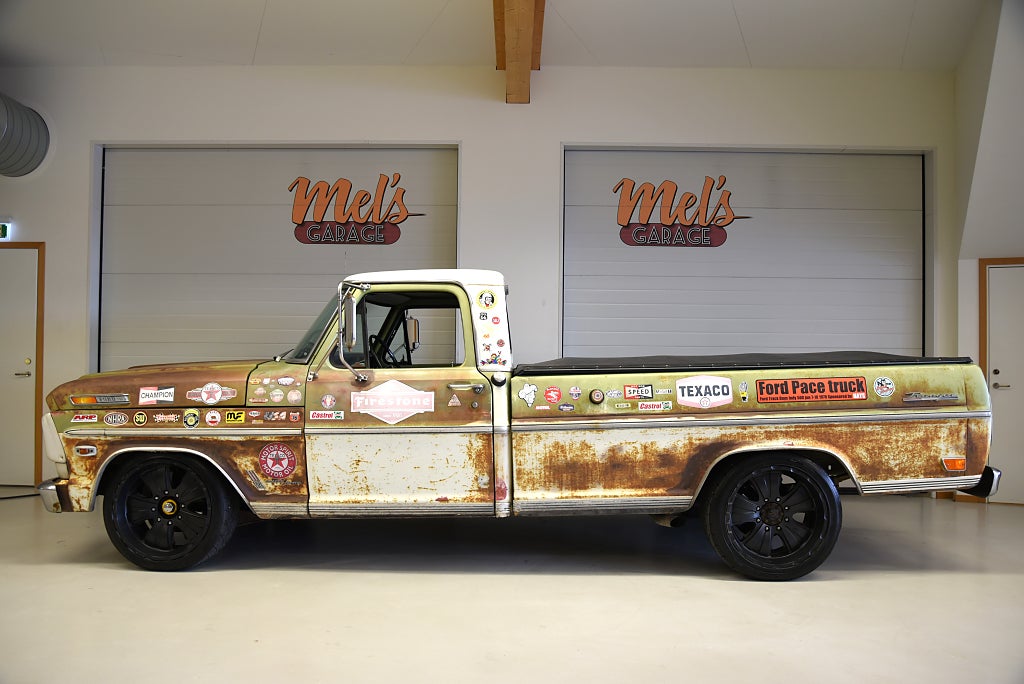 Ford F-250 Enkelhytt, med Flaklock, V8 390 med headders C6 automat