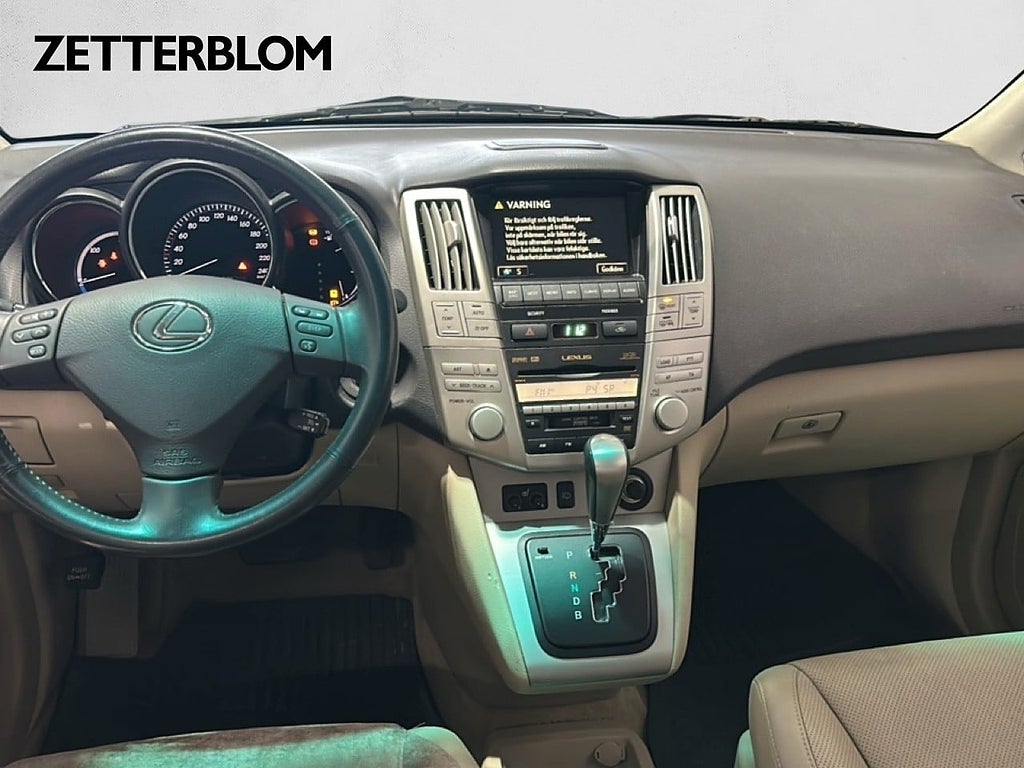 SUV Lexus RX 10 av 19