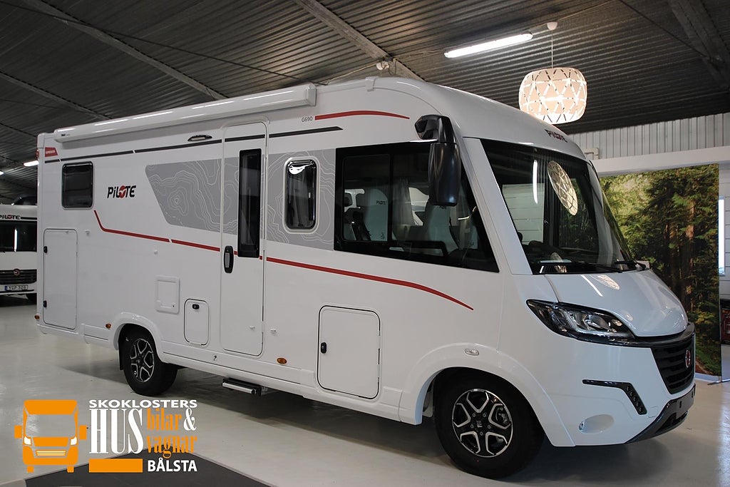 Pilote G 690 GJ Expression 140hk Automat Litium Vinterpaket 