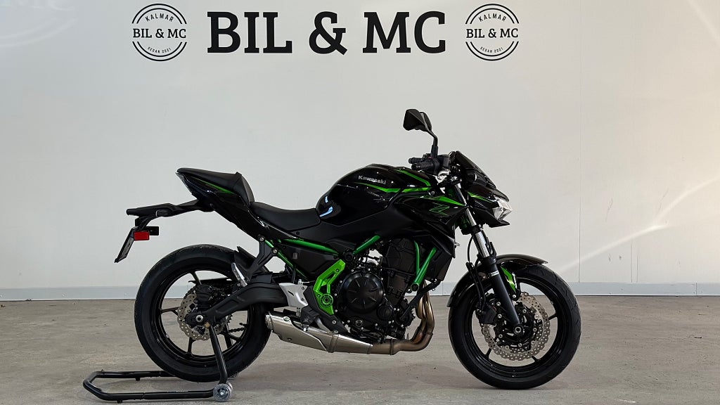 Kawasaki Z650 Låga mil nyskick 0kr insats 