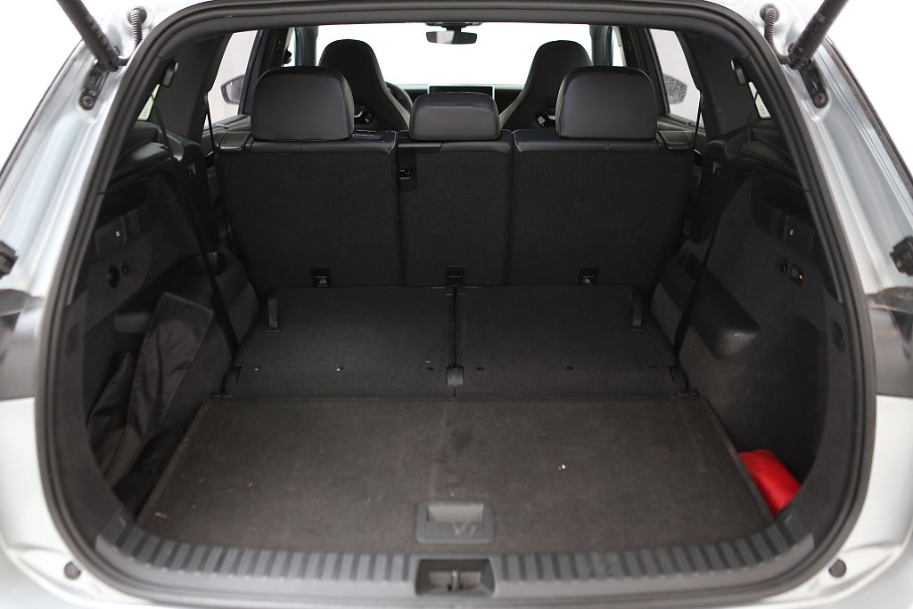 Volkswagen Tayron 2,0 TDI 4M R-Line 7-Sits Värme Drag VAT 2025