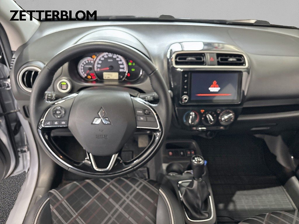 Halvkombi Mitsubishi Space Star 10 av 14