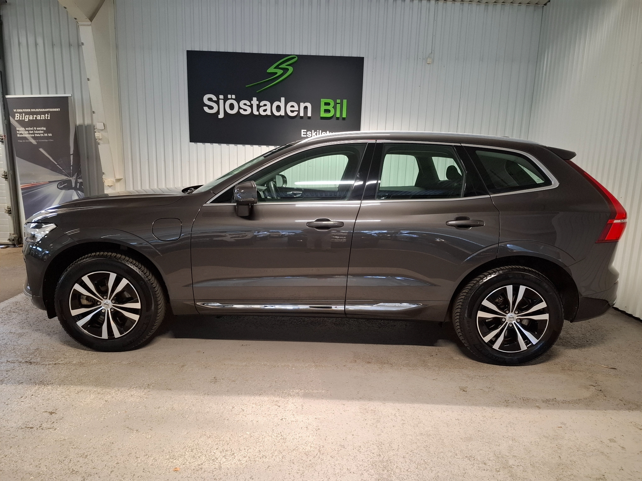 Volvo XC60 Recharge T6 350 18,8 kWh AWD 2023, bild 3/46