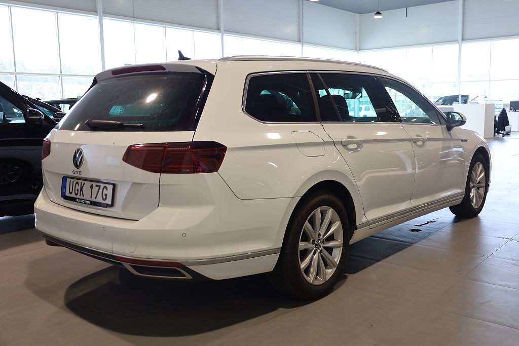 Volkswagen Passat GTE 218hk Executive / Business / Värmare / Navi 2022