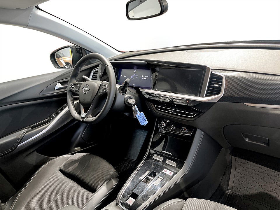 Bild på Opel Grandland GS 1.2 PT 130hk Aut B-KAMERA CARPLAY