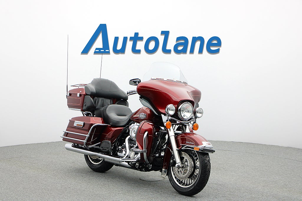 Harley-Davidson Electra Glide Ultra Classic *Vance & Hines Nyservad Nya däck