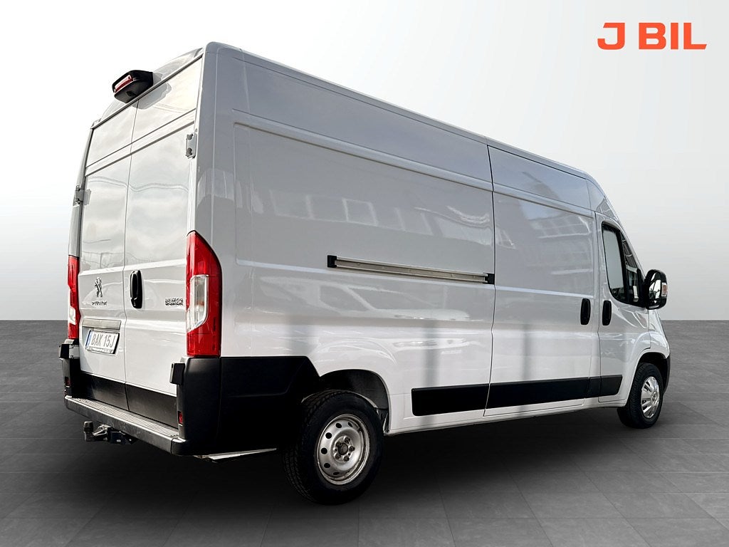 Bild på Peugeot Boxer PRO+ 335 2.2 BHDi 140hk L3H2 - DRAG, B-KAMERA