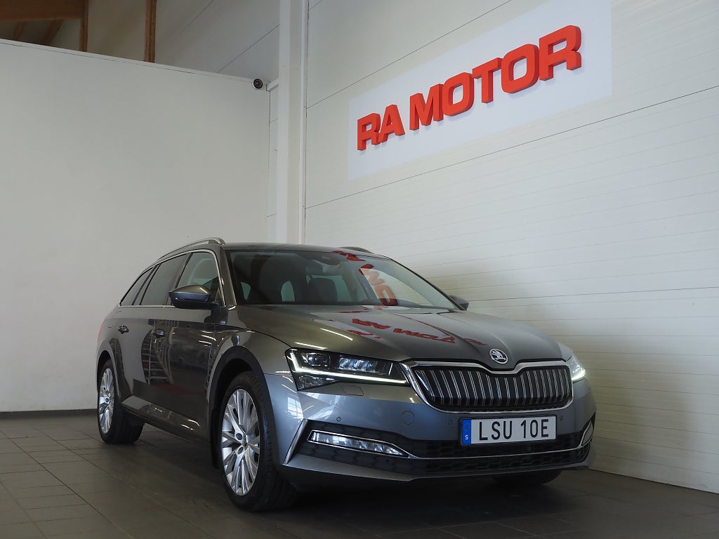 Skoda Superb iV 1.4 TSI iV 218hk Style | Drag | Värmare | Cockpit |
