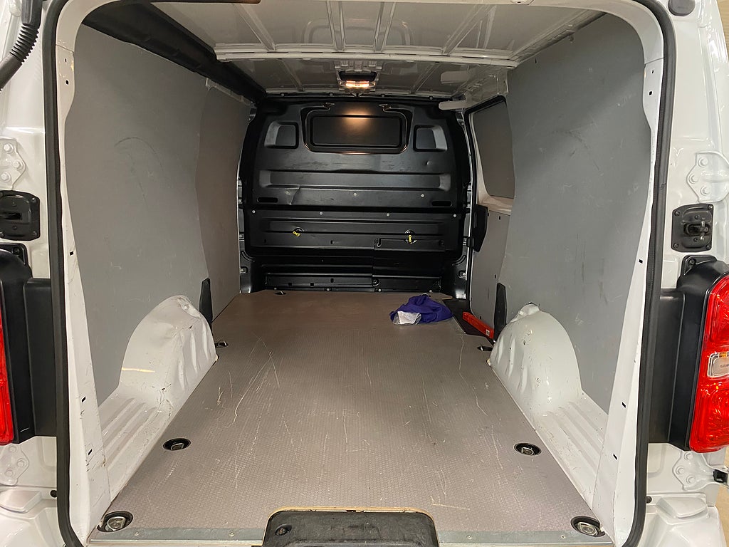 Bild på Peugeot Expert PRO+ L3 2.0 BlueHDi 145hk AUT