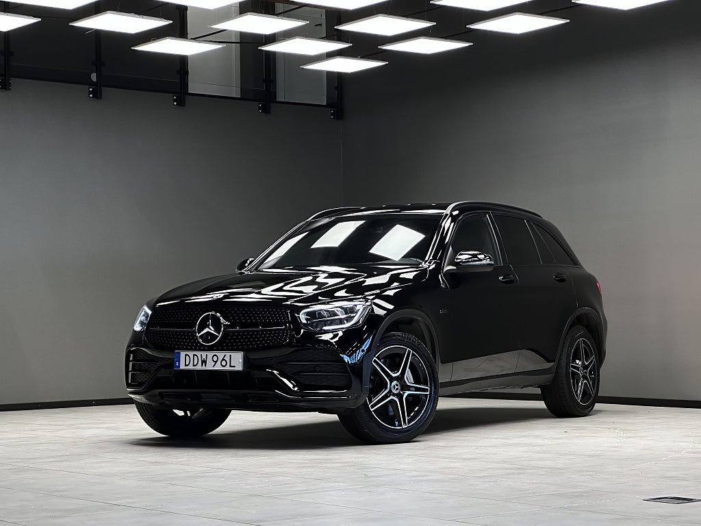 Mercedes-Benz GLC 300 e 4MATIC AMG Night/ Värmare / Kampanj - 3,99%