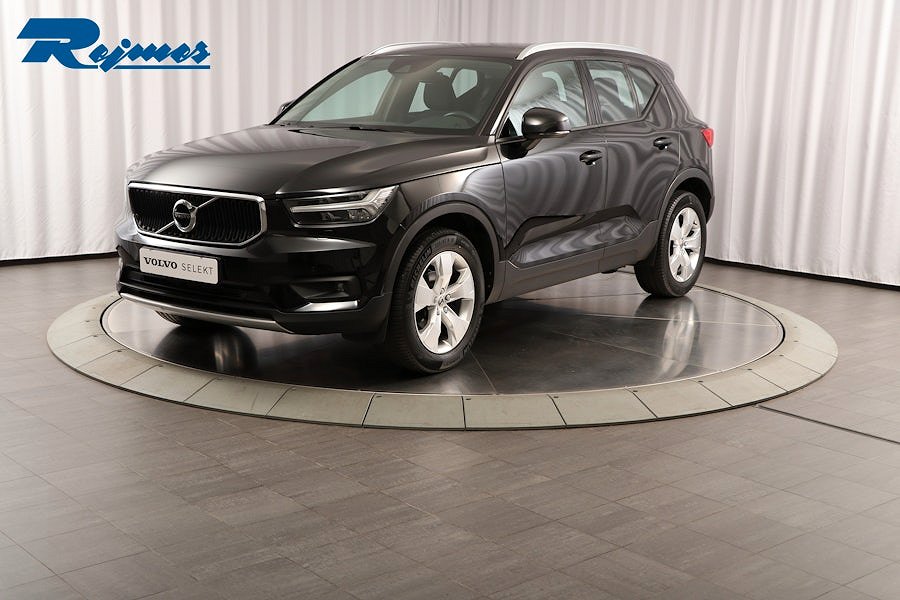 Volvo XC40 T2 FWD Momentum Advanced