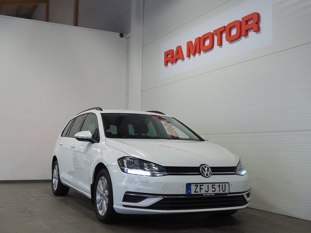 Volkswagen Golf Sportscombi 1.6 TDI 115hk Kamera Dieselvärmare ACC 2019