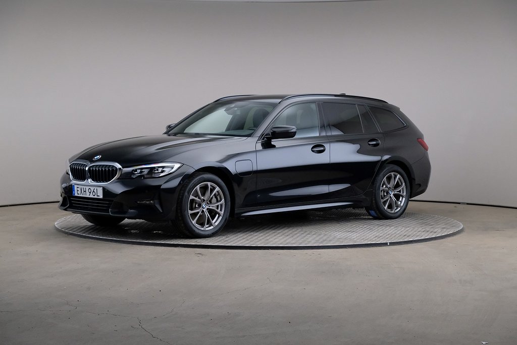 BMW 330e 3 xDrive Touring Sport Line Drag