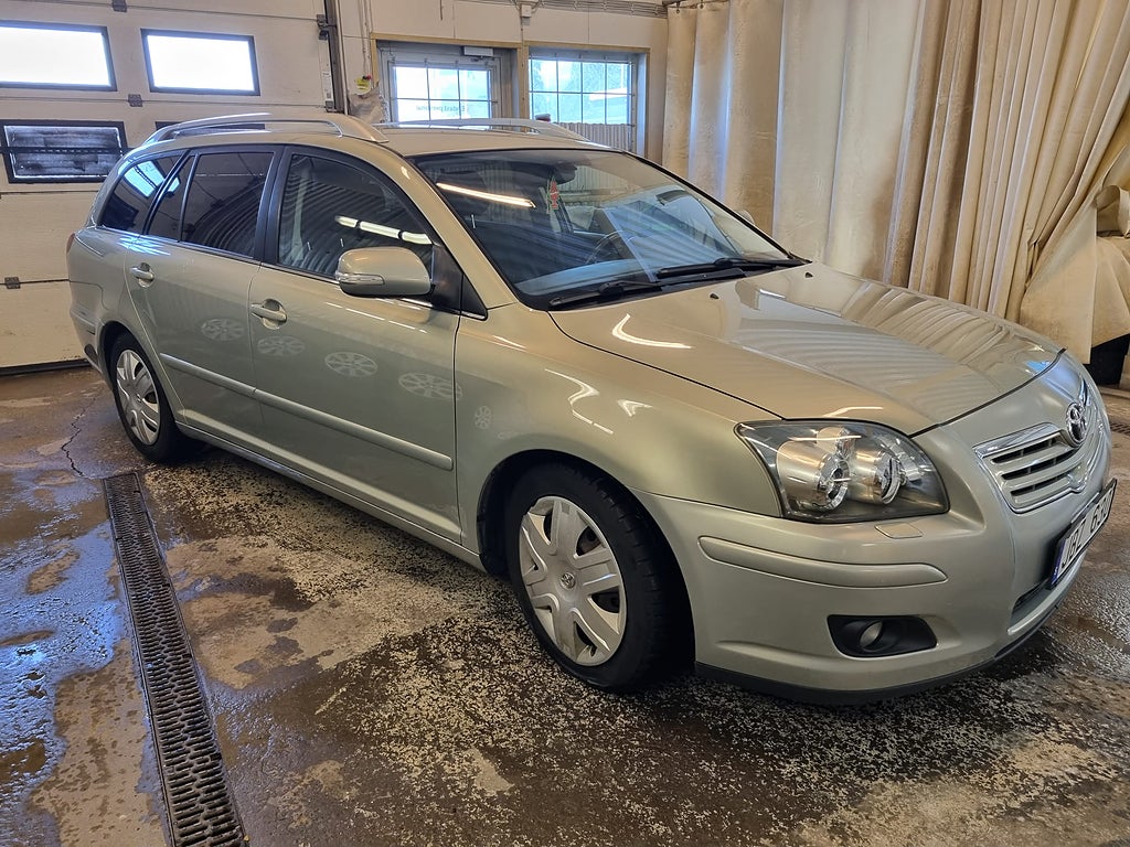 Toyota Avensis Kombi 2.0 D-4 VVT-i Euro 4 Få ägare