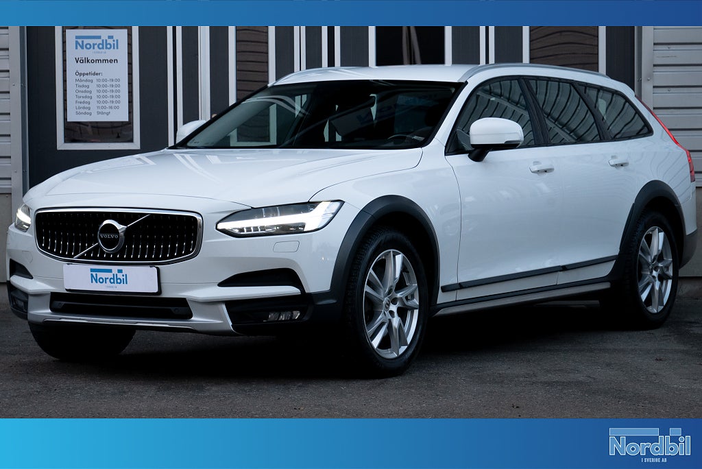 Volvo V90 Cross Country PLUS D4 AWD Skinn Kamera Navi Värm