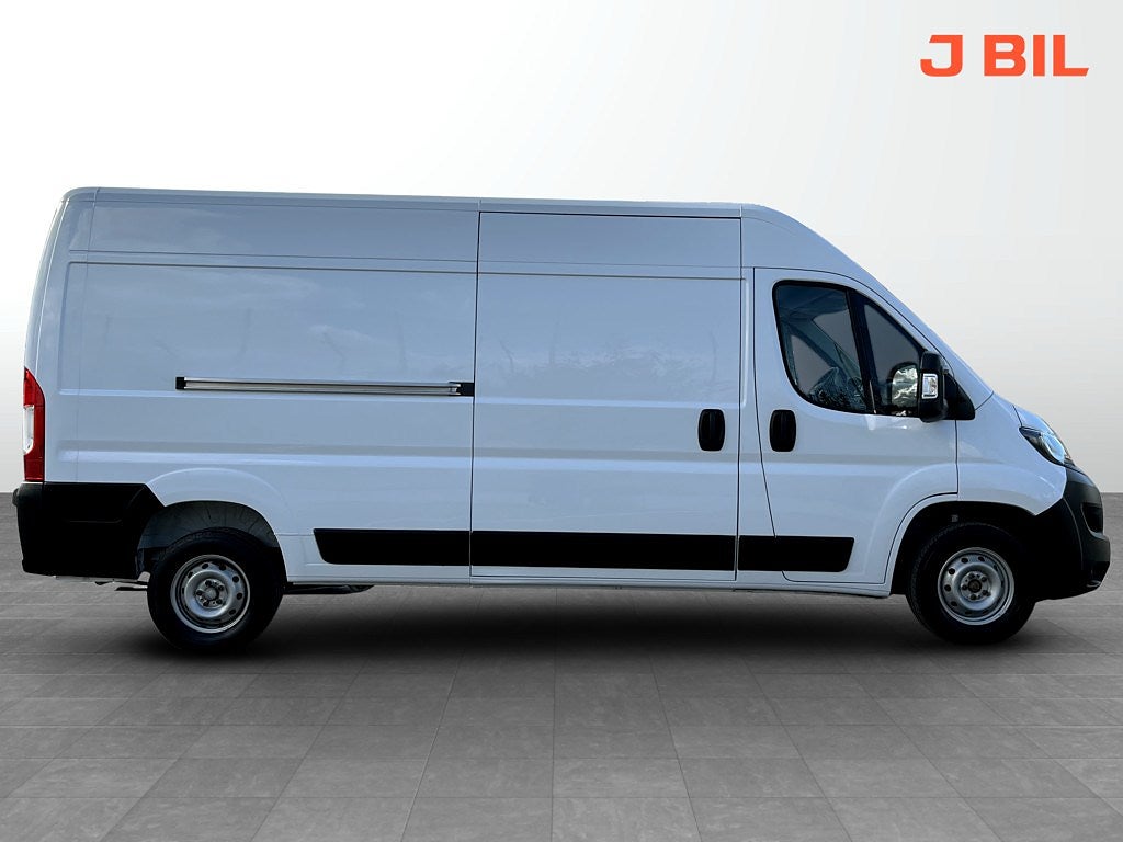 Bild på Peugeot Boxer Van 335 PRO+ 2.2 BHDi 140hk Aut L3H2 - B-KAMERA, DRAG