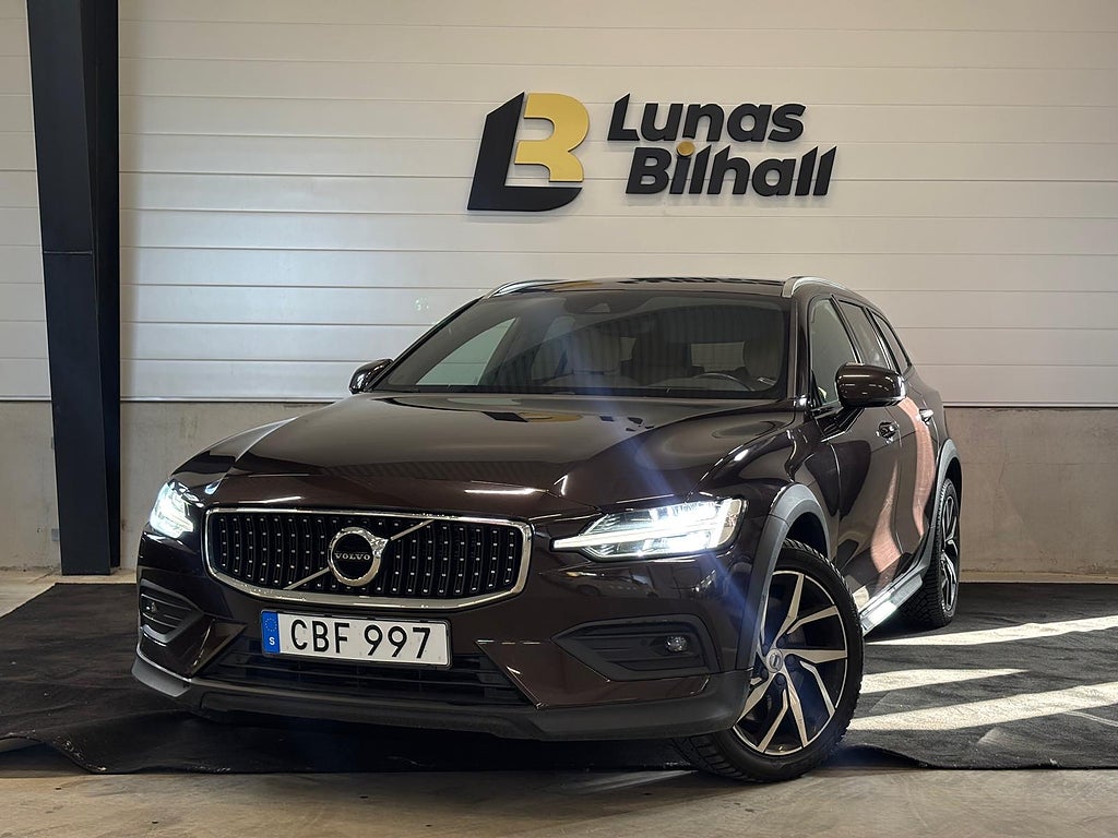 Volvo V60 Cross Country D4 AWD Geartronic Momentum Euro 6/2Ägare/NyBes/HuD Navi