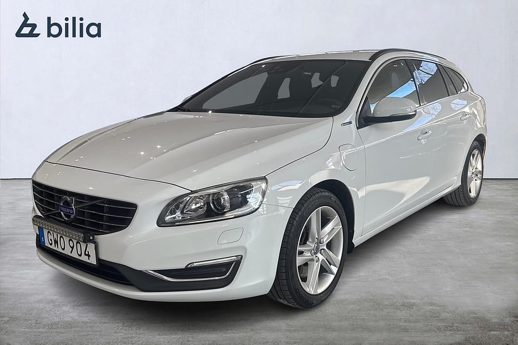 Volvo V60 D5 AWD Plug In hybrid Momentum BE/Sensus navigation/Eluppvärmt b