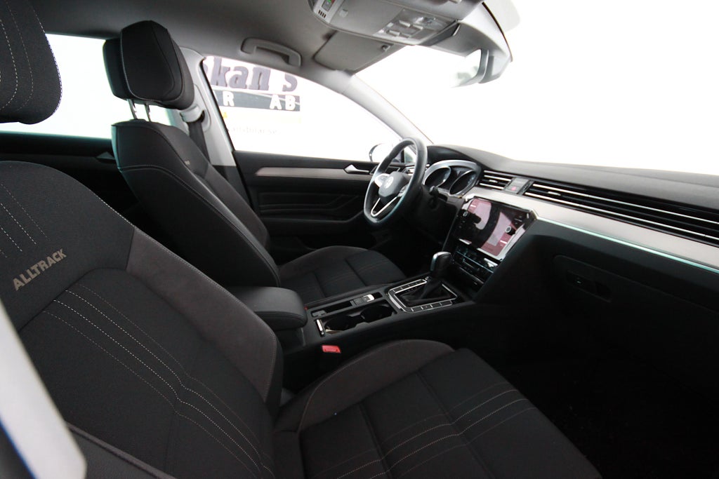 Volkswagen Passat Alltrack 2023 - miniatyr 3