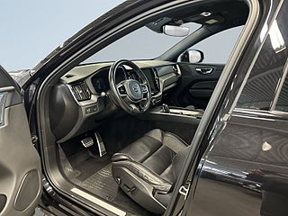 Volvo XC60 B5 AWD Geartronic R-Design S&V/H/K/Drag/Kamera/Värmare – bild 7