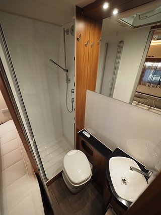 Husbil-halvintegrerad Hobby Optima De Luxe T65 HFL 16 av 18