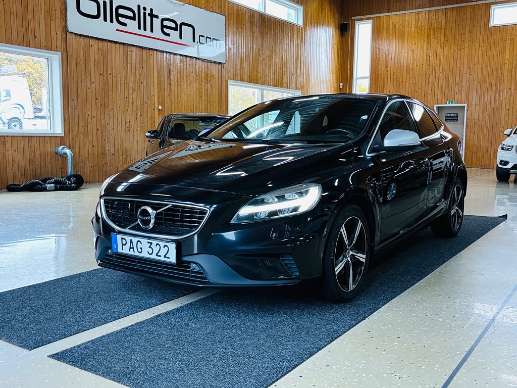 Volvo V40 T3 R-Design Pano GPS VOC BLIS B-Kamera Kamrem-Bytt