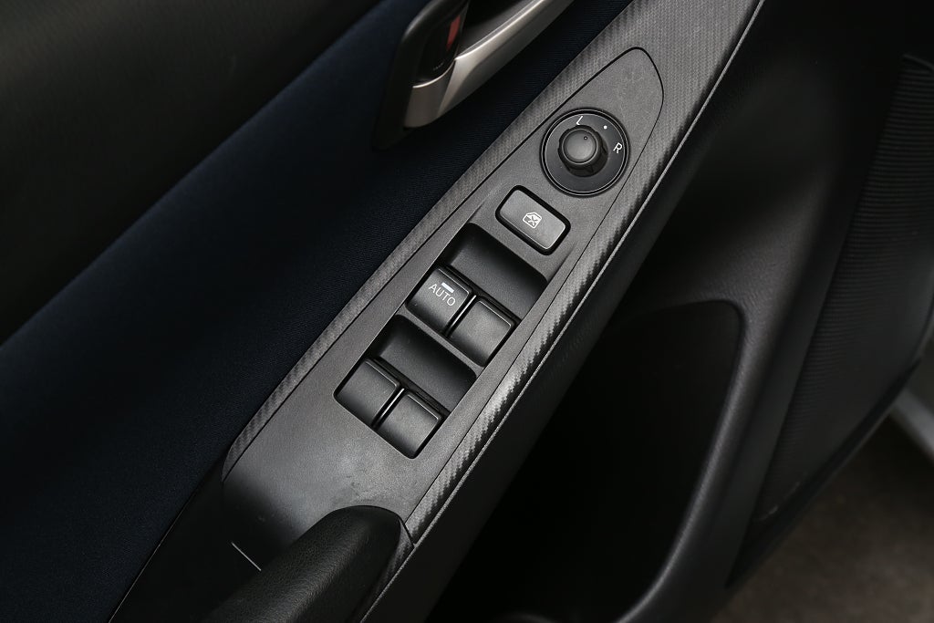 Mazda 2 1,5 SKYACTIV-G 90hk Core Aut Motorvärmare Dragkrok 2015