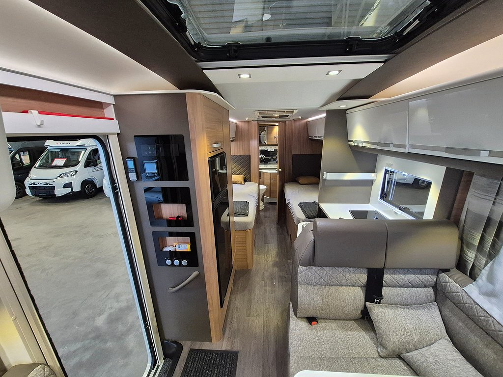 Adria Coral Plus 670 SLT /Cinderella/Solcell/AC bodel/Automat - Adria