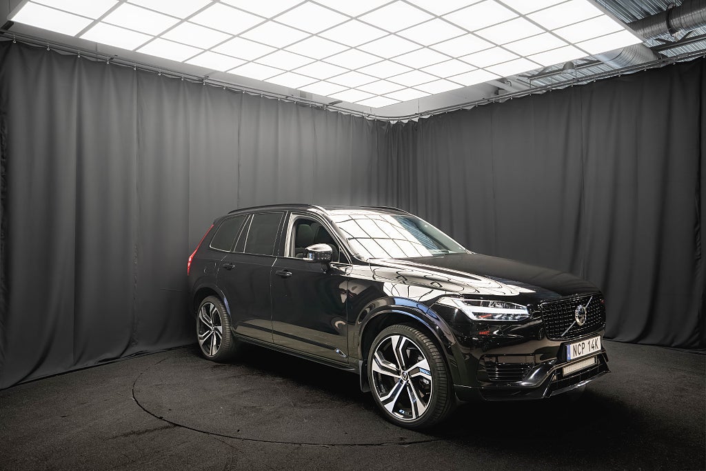 Volvo XC90 Recharge T8 AWD ULTIMATE 7sits B&W PANO LUFT 22' DRAG