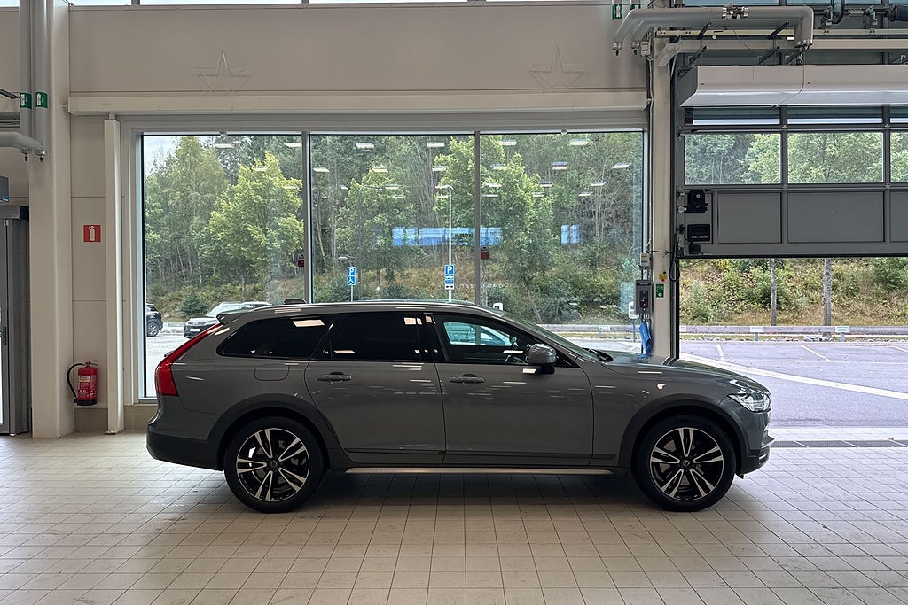 Volvo V90 Cross Country D4 AWD Pro Edt Kamera/Drag/Pano/Värmare