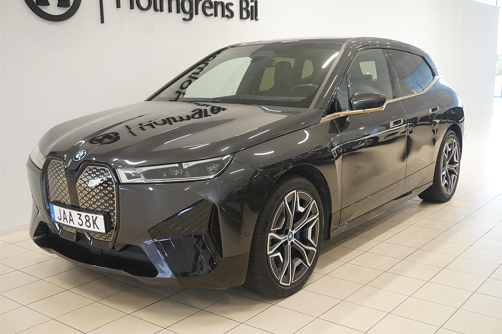 BMW iX xDrive40 xDrive 40 Innovation Comfort Exlusive Sportpaket Laser