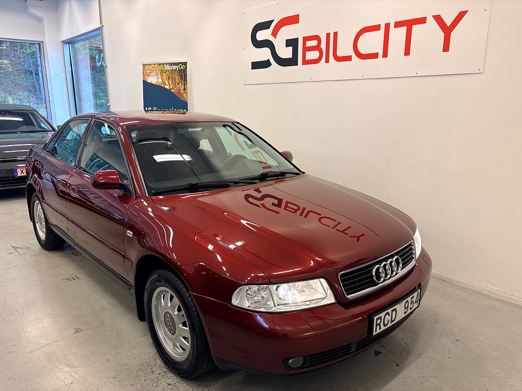 Audi A4 SEDAN 1.8 BENSIN SVENSKSÅLD LÅGMIL PEDANTSKÖTT 0% RÄNTA