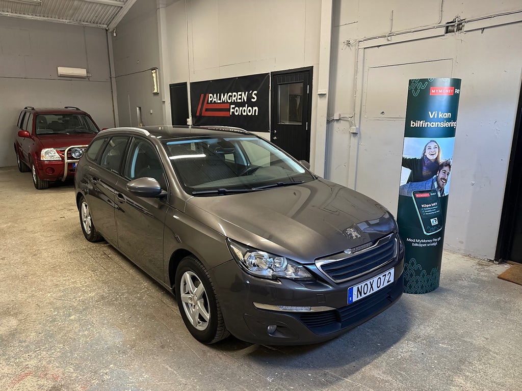 Peugeot 308 1.2 THP 130 Dragkrok Panorama Navigation