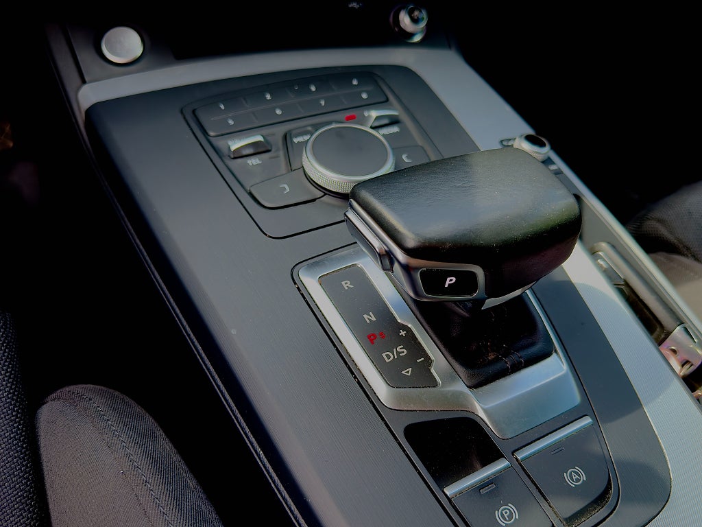 Audi Q5 40 TDI quattro S Tronic Proline|Drag|Värmare|CarPlay
