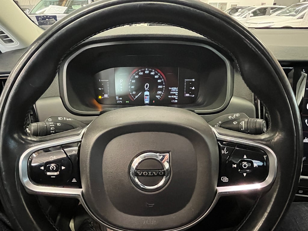 Volvo V90 D4 Geartronic AUT 190hk / VOC/DRAG/VÄRMARE/LED/SoV thumbnail