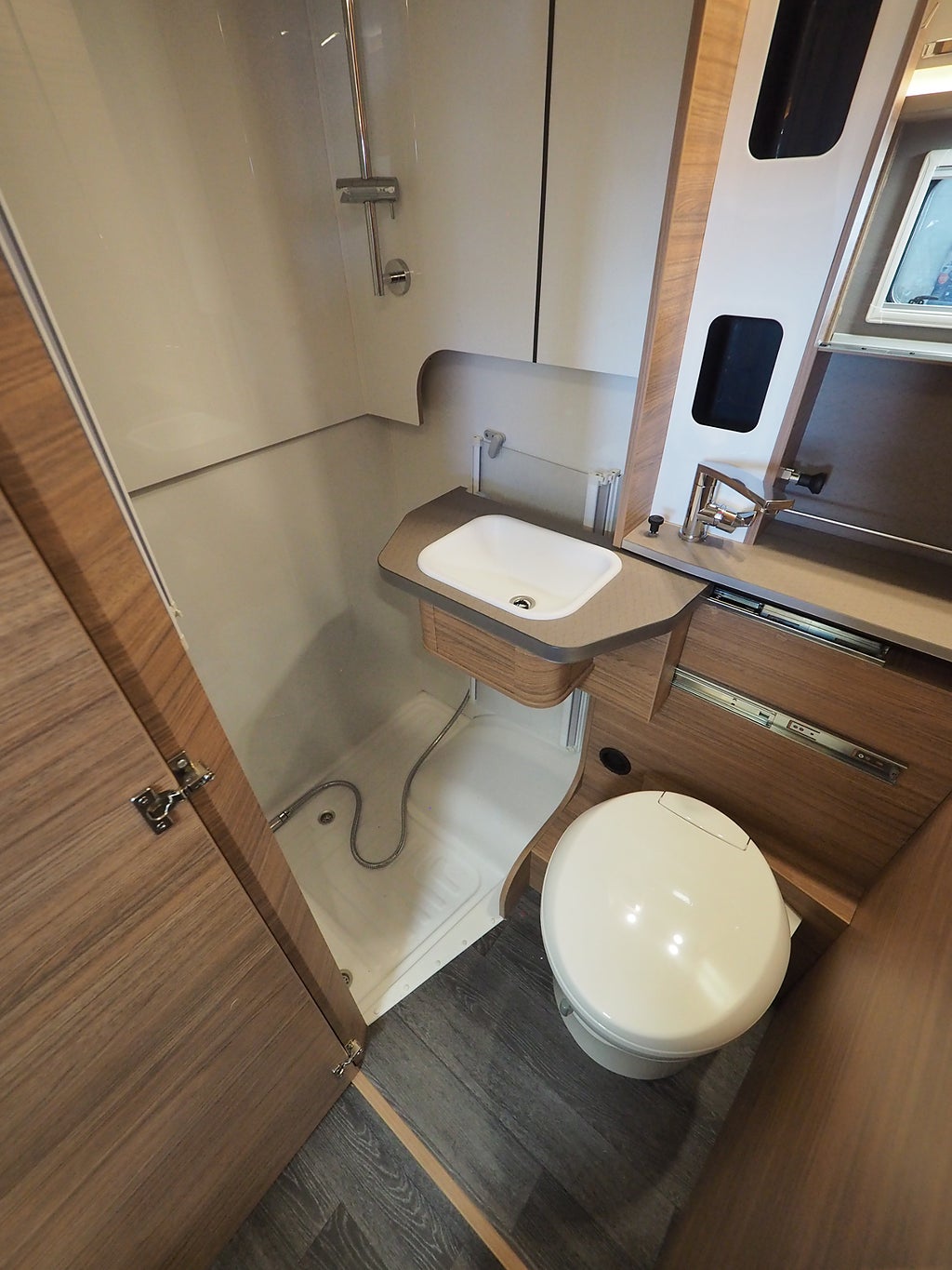 Weinsberg X-Cursion Van Edition Pepper I Aut 150hk I B-kort