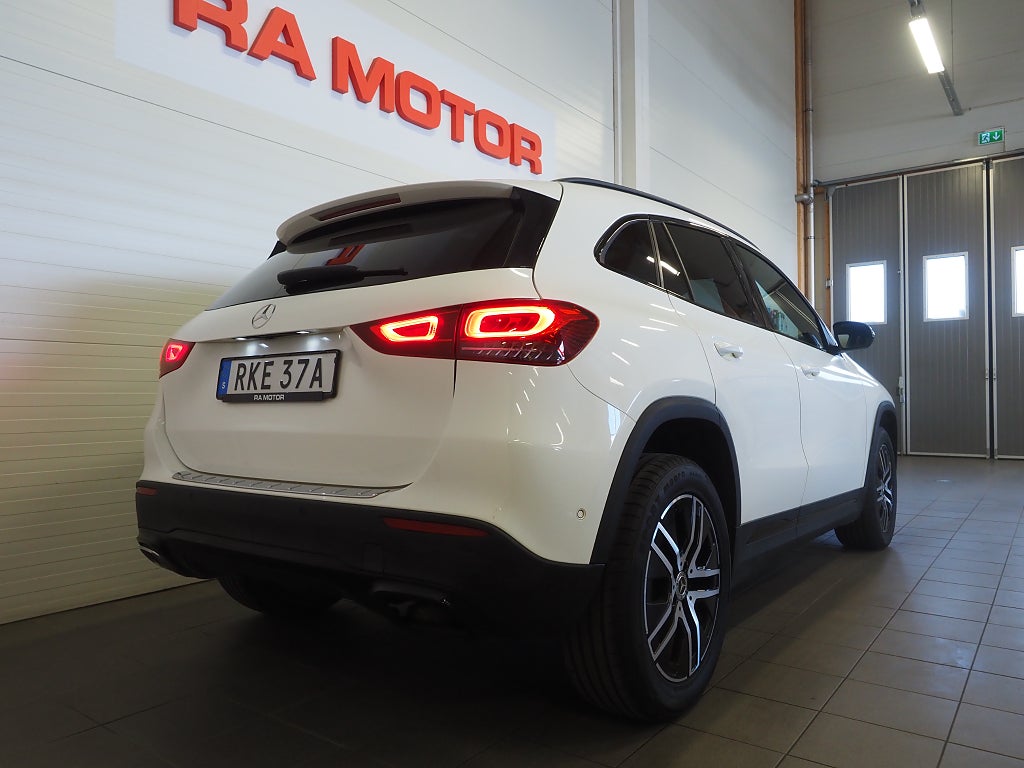 Mercedes-Benz GLA 200 d 8G-DCT Progressive Line Pano Drag Navi Kamera 2021