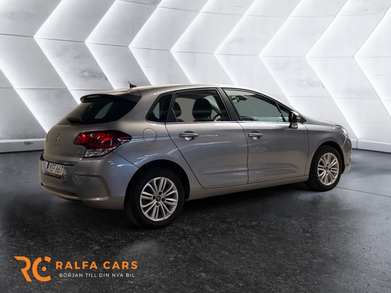Citroen C4 2016, photo 7/45