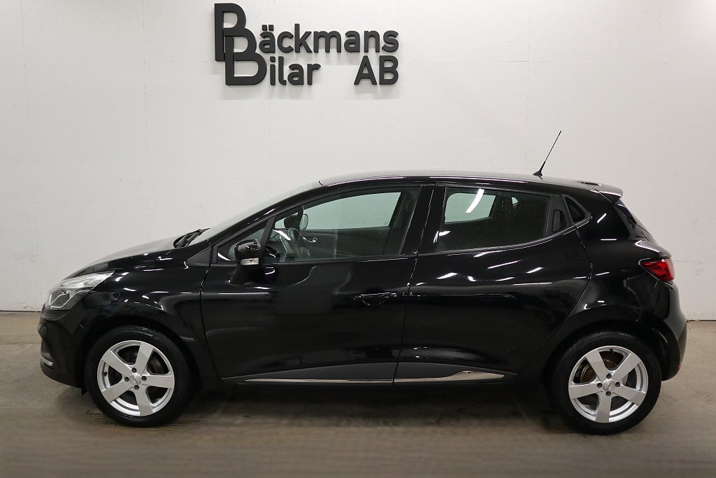 Renault Clio 1.2 73  Expression Bluetooth Navi Farthållare P-Sensor 