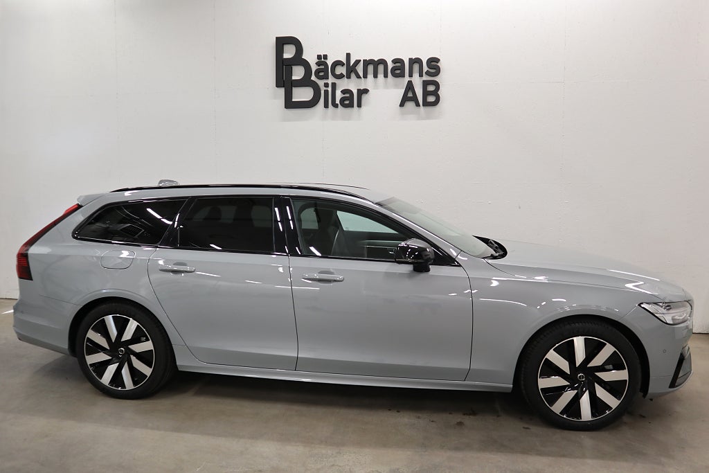 Volvo V90 T6 Plug-In Hybrid AWD Plus Dark Nordic Ed Drag Skinn