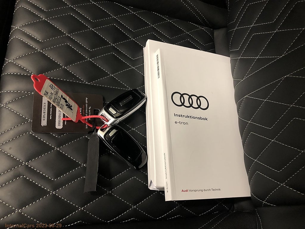 Audi e-tron 55 quattro S-Line 408hk Panorama, BO,Läder