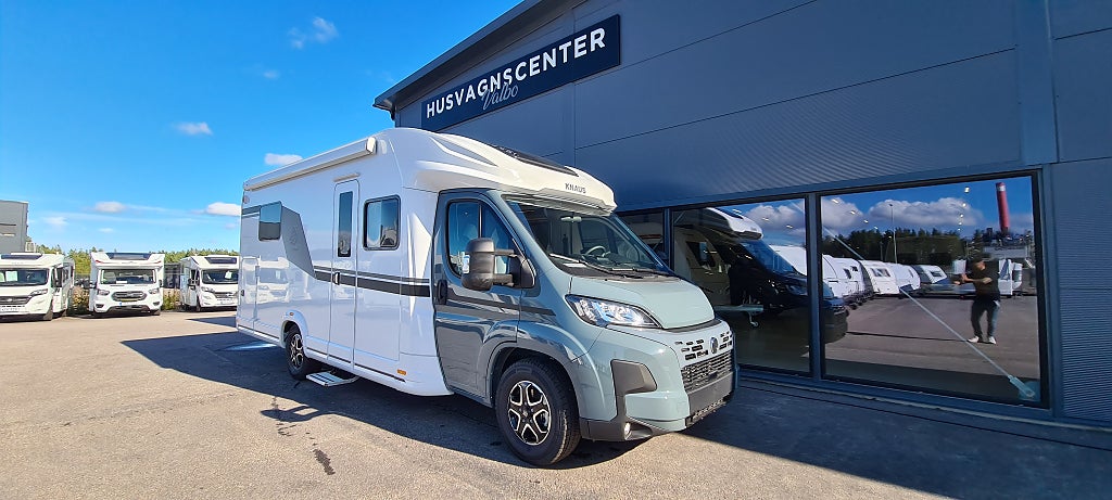 Knaus 700 DX Live Wave "Dieselvärme + Backkamera"
