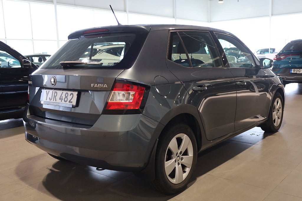 Skoda Fabia 1.2 TSI Style M-Värme CarPlay PDC Blåtand 2017