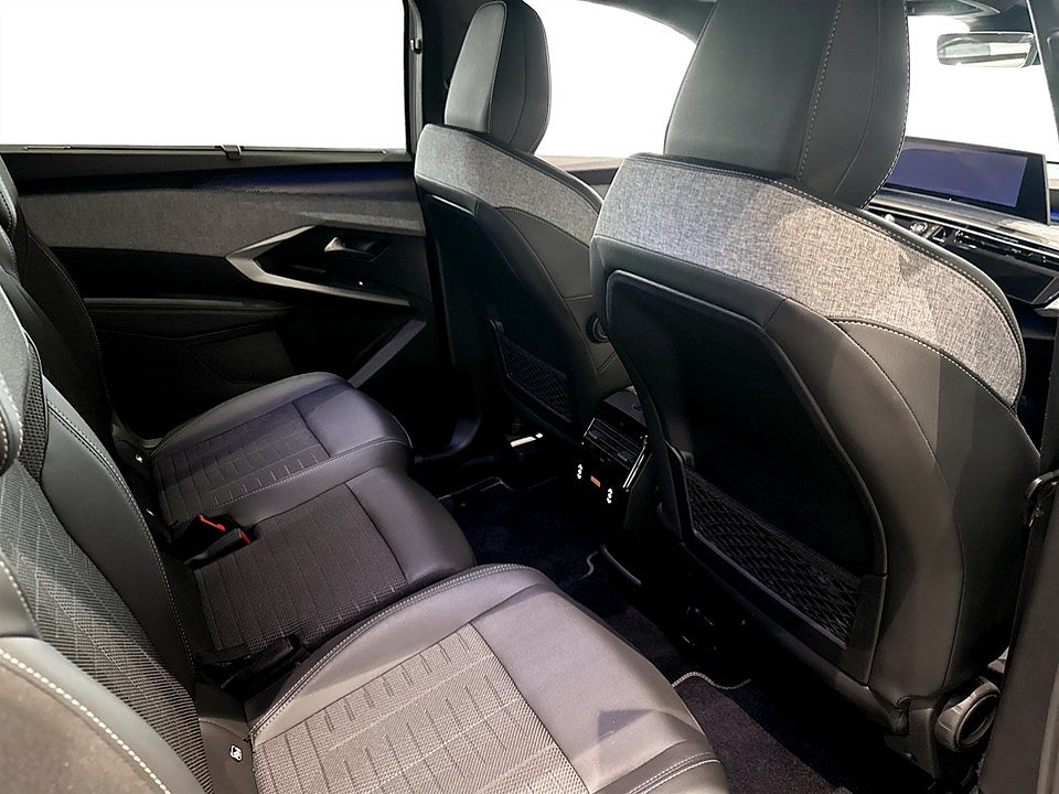 Bild på Peugeot 5008 GT Hybrid 145hk Aut 7-SITS B-KAMERA CARPLAY